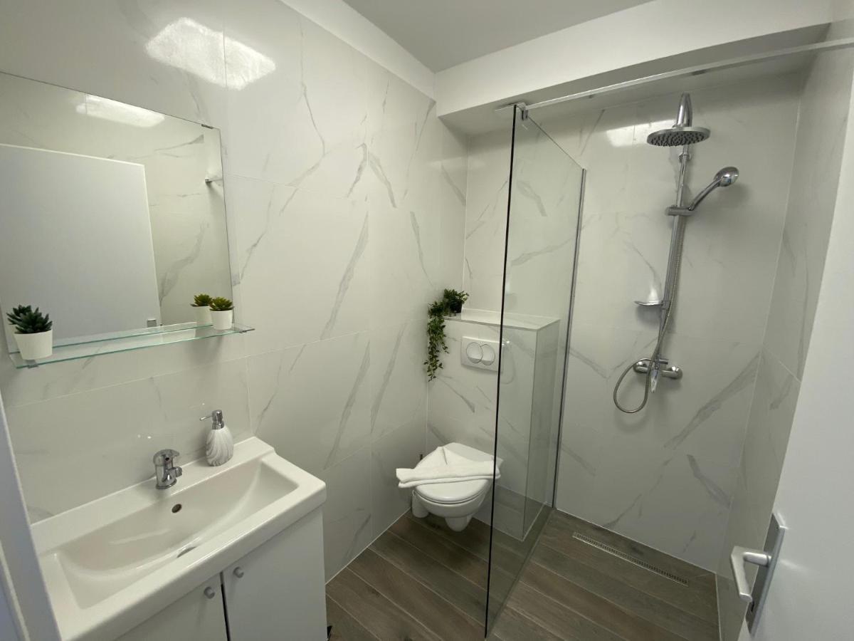 Studio Apartments M&N Trogir Exteriör bild